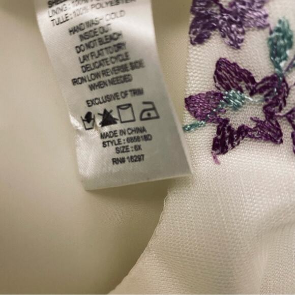 Girls Special Occasion Dress sz 6x White Dress with Purple Floral Details - Picture 8 of 9